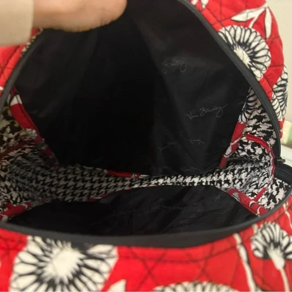 Gently used Vera Bradley Red Floral Quilted Backpack - Deco Daisy pattern - Picture 5 of 5